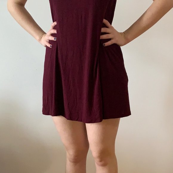 Socialite Sleeveless Turtleneck Dress - Picture 2 of 3